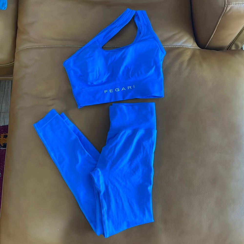 Bright blue Fegari workout set!